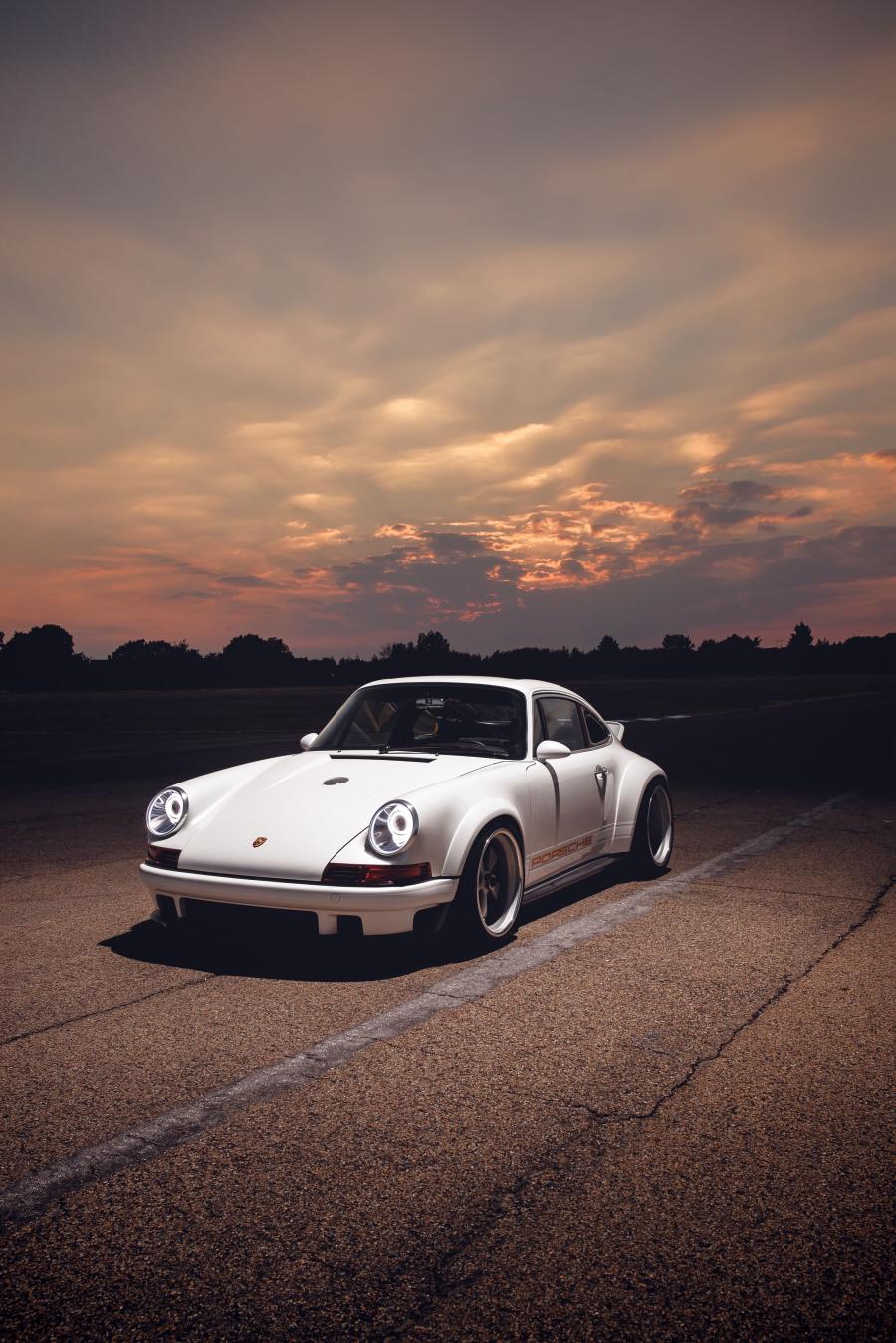  Porsche 911 DLS by Singer 2018 года  (фото 23 из 40)
